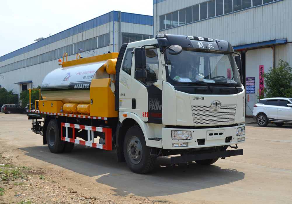 9方解放J6L智能瀝青灑布車(chē)