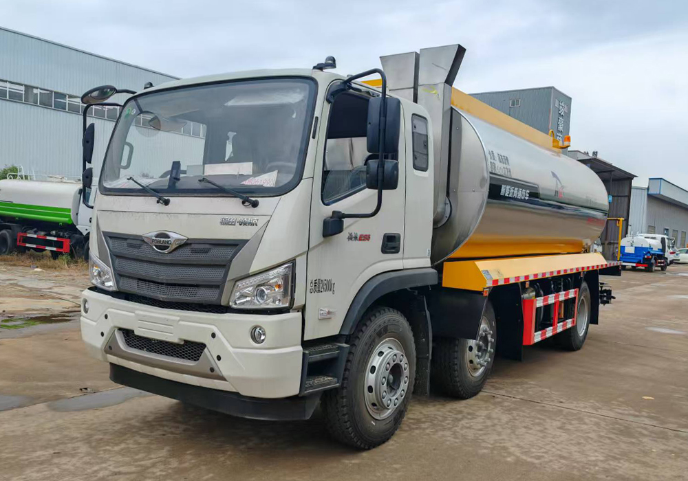 15方福田三軸(輔機(jī))智能瀝青灑布車